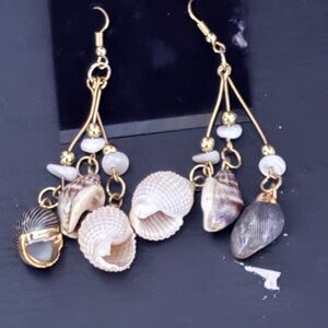 Fashion earrings brand new without tag